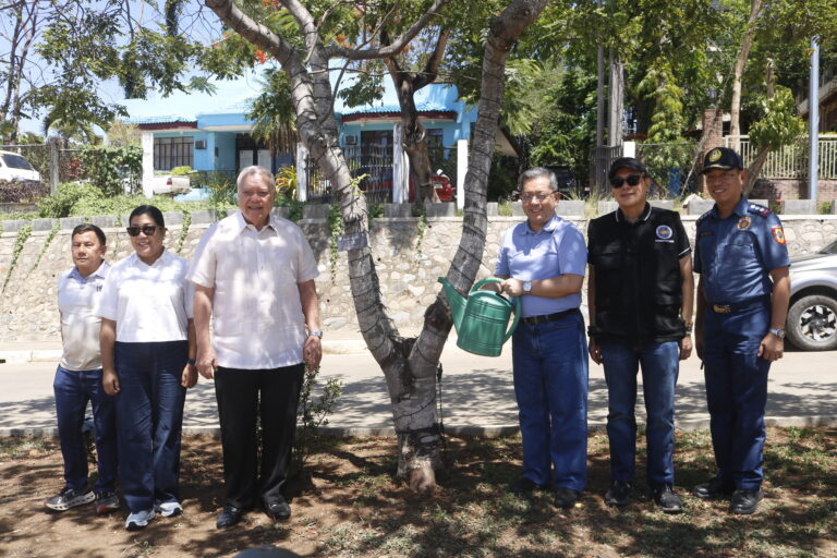 COMELEC CHAIRPERSON AT COMMISSIONERS, NAKIISA SA ADOPT-A-BALAYONG TREE PROGRAM NG PUERTO PRINCESA